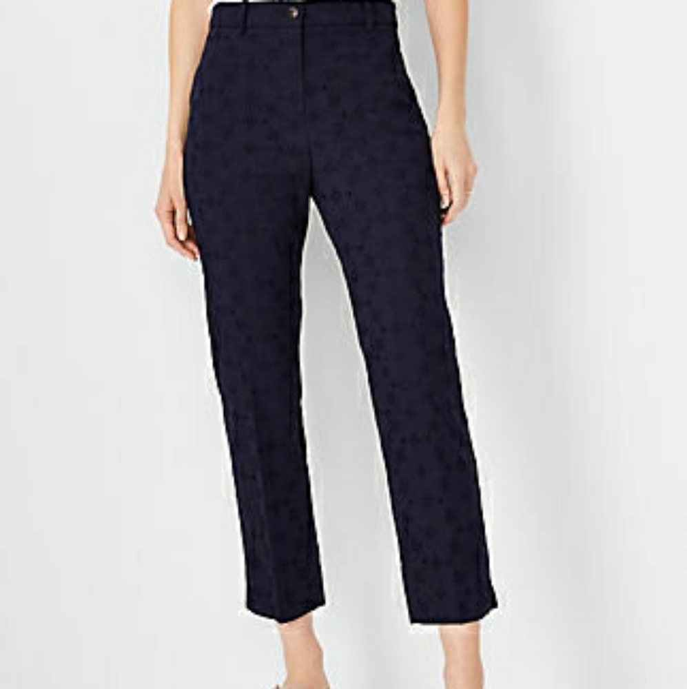 Ann Taylor The Cotton Crop Pants Eyelet In Navy Blue Night Sky Size 2 Dot